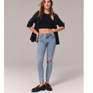 Abercrombie & Fitch Skinny High Rise Crop Size 27 Short